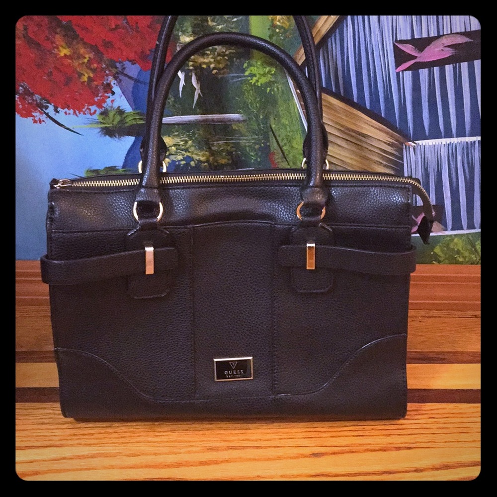 Guess Shoulder Bag